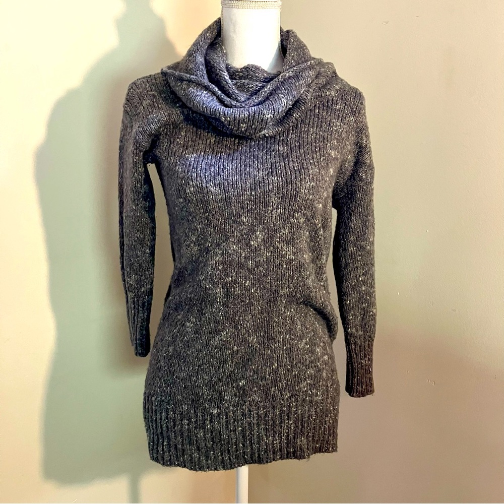 5/$20 Between Me & You thick knit cowel neck gray sweater, S